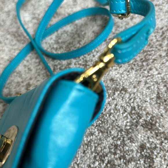 Rowallan of Scotland Handmade Aqua Blue
Leather Square Crossbody Bag - Picture 4 of 8